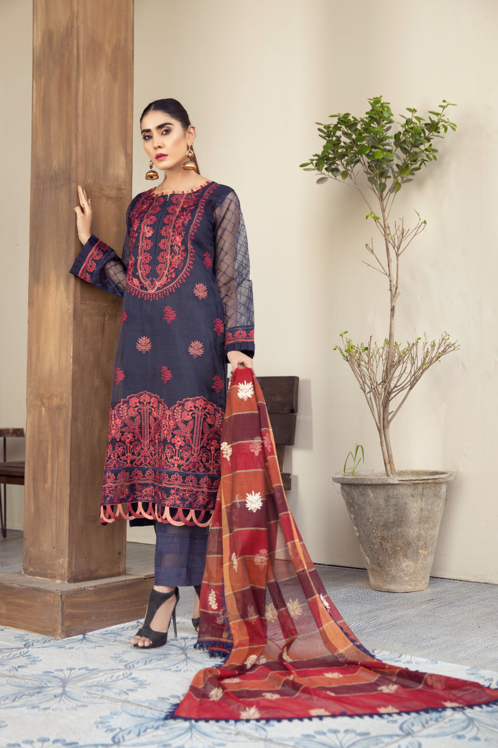 Navy Blue Embroidered 3 Piece Suit | ZUN | Afsheen