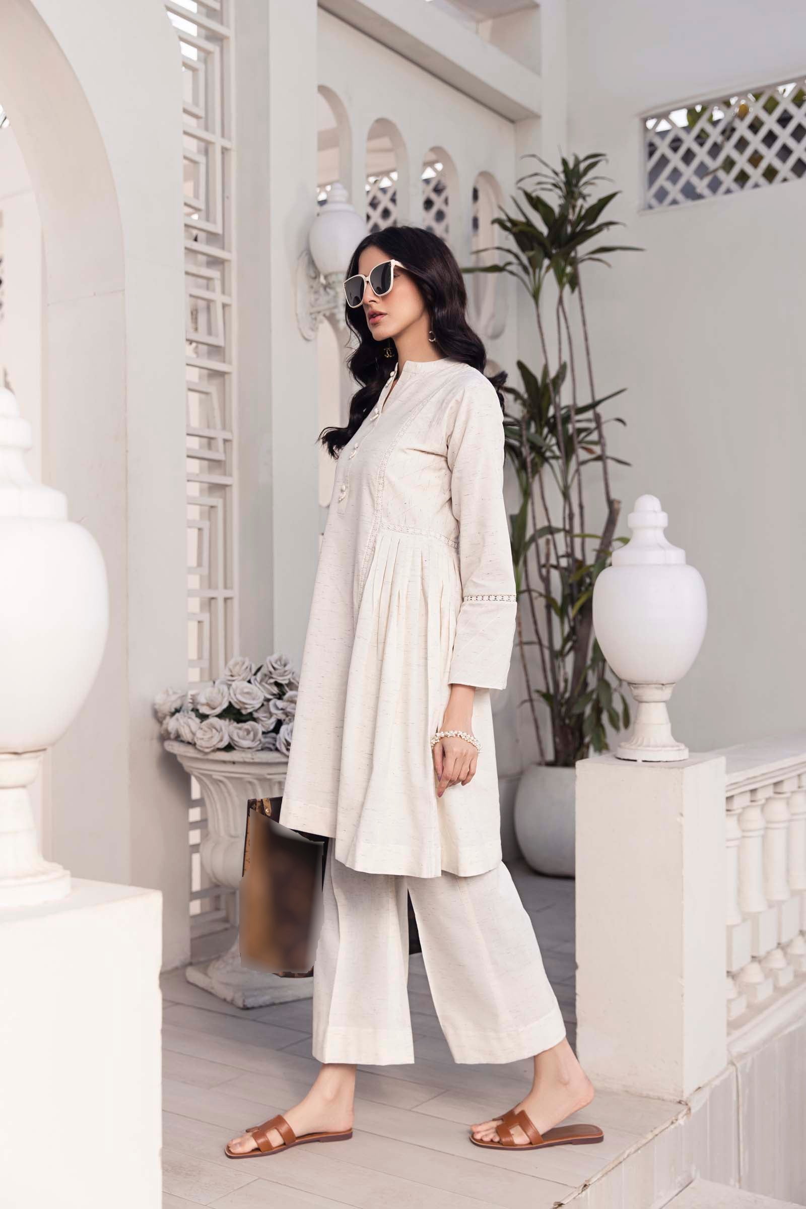 Off-White Pleated 2 Piece Suit | Izel | Aysel