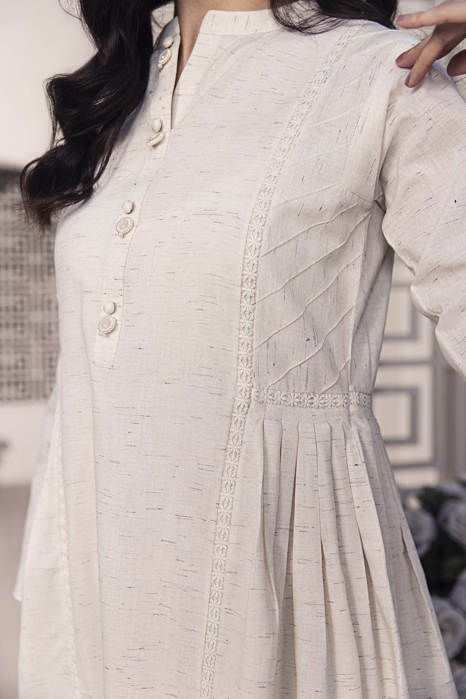 Off-White Pleated 2 Piece Suit | Izel | Aysel