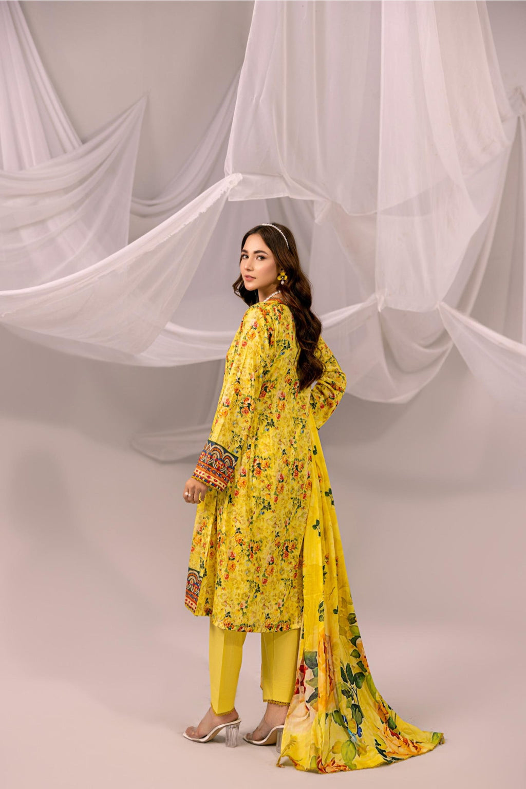 Printed Yellow Lawn 3 Piece Suit | Intekhab | Design 01