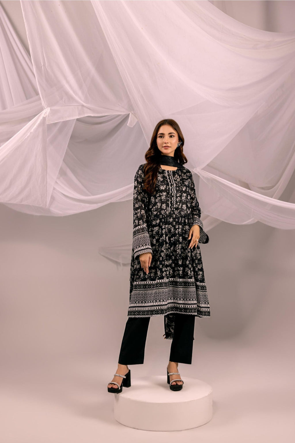 Printed Black Lawn 3 Piece Suit | Intekhab | Design 02