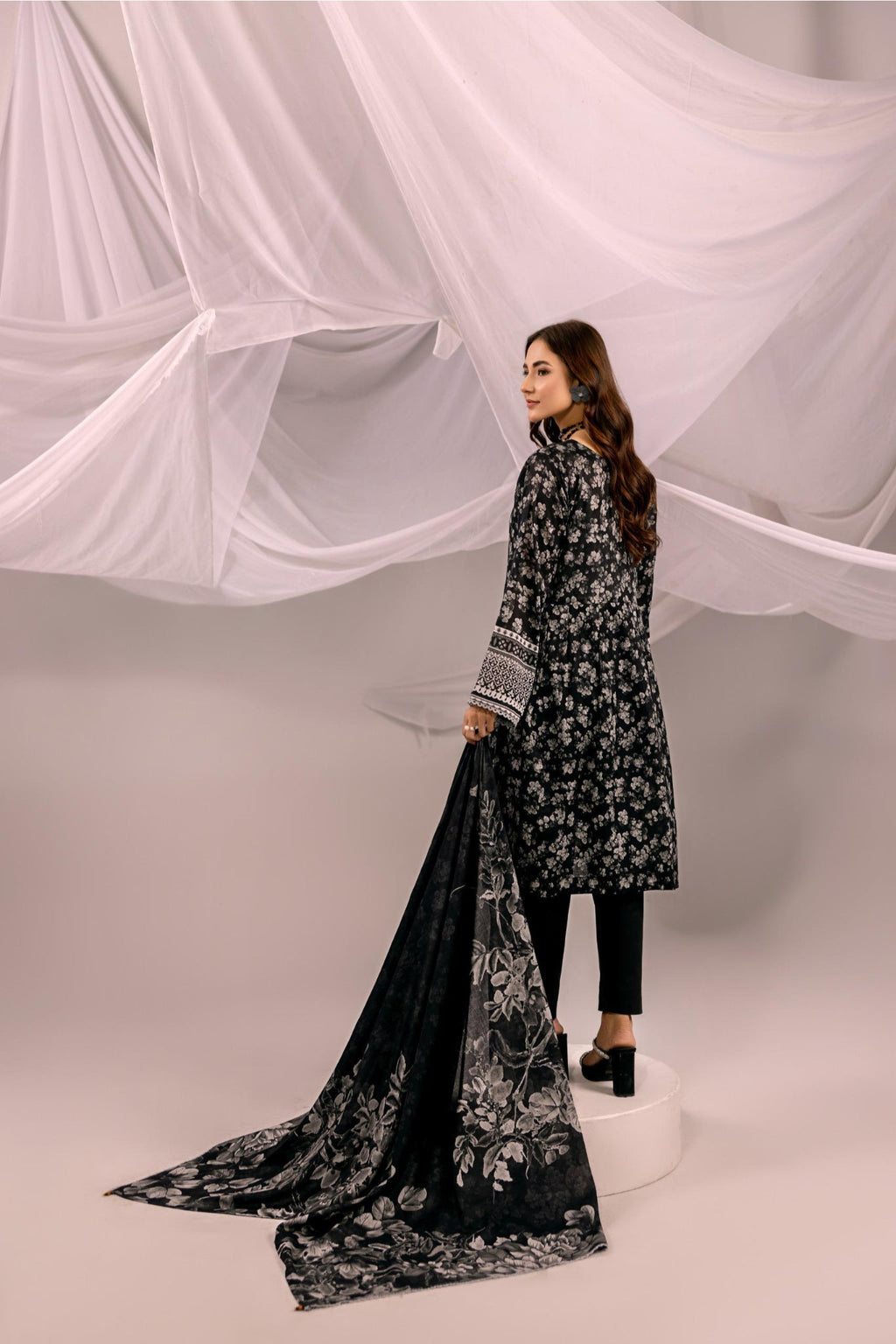 Printed Black Lawn 3 Piece Suit | Intekhab | Design 02