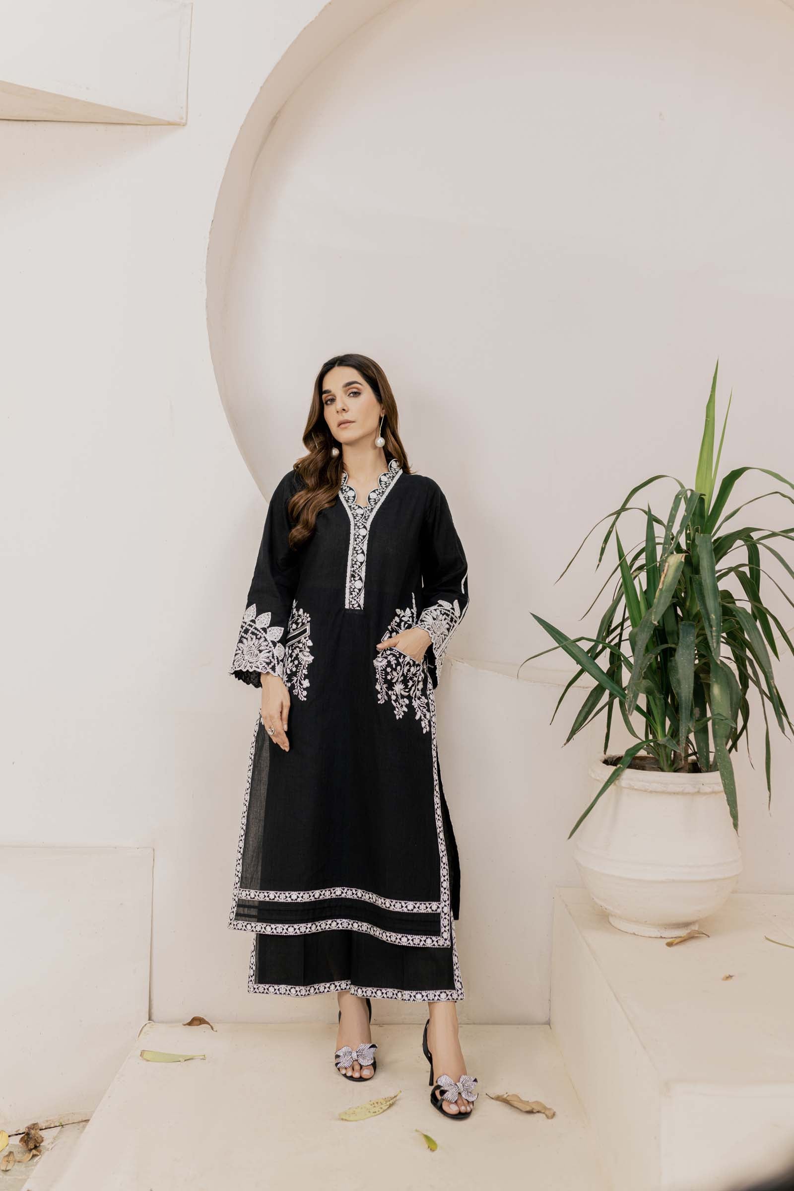 Black Embroidered 2 Piece Suit | Izel | Kafiyat