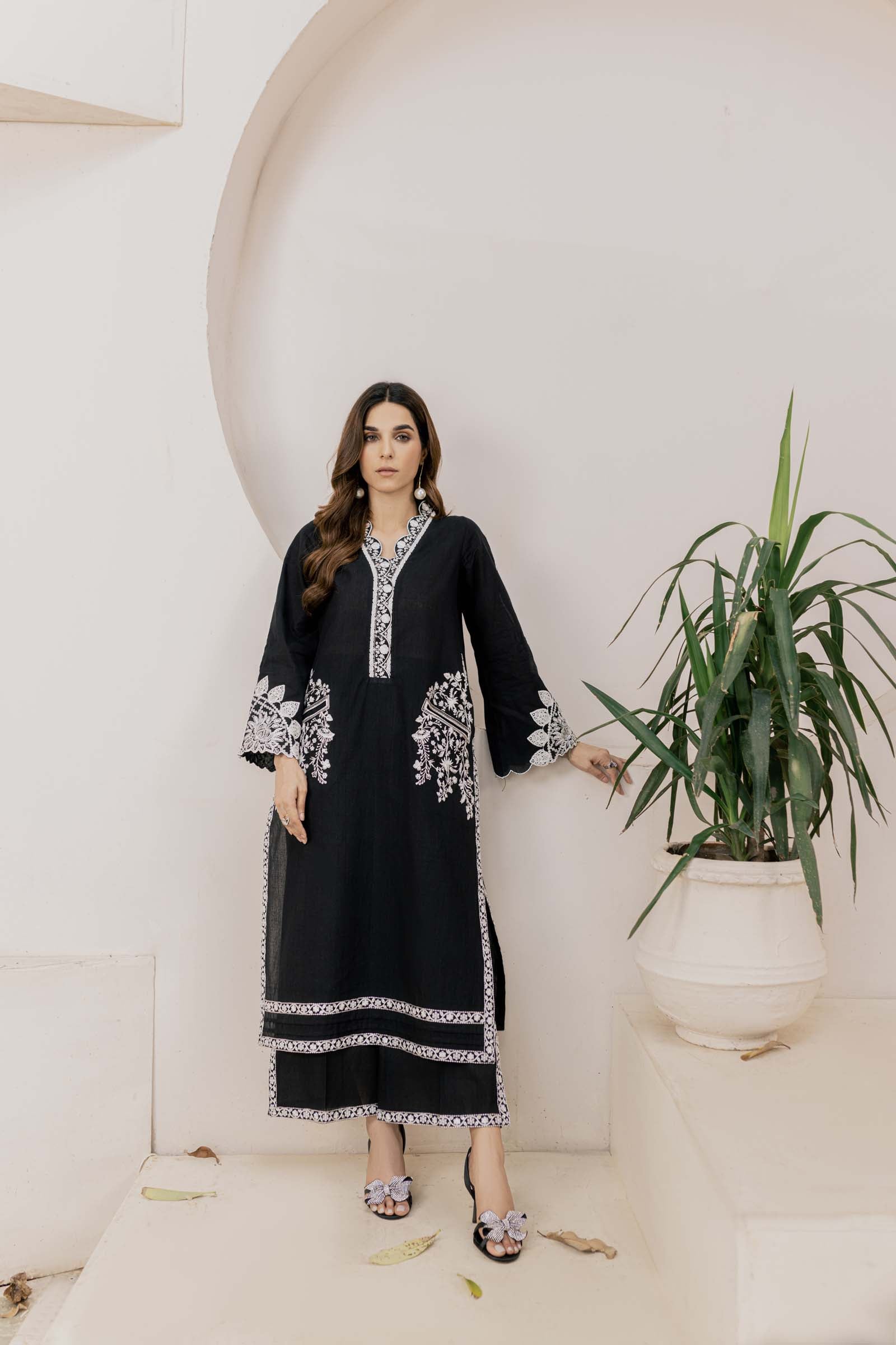 Black Embroidered 2 Piece Suit | Izel | Kafiyat