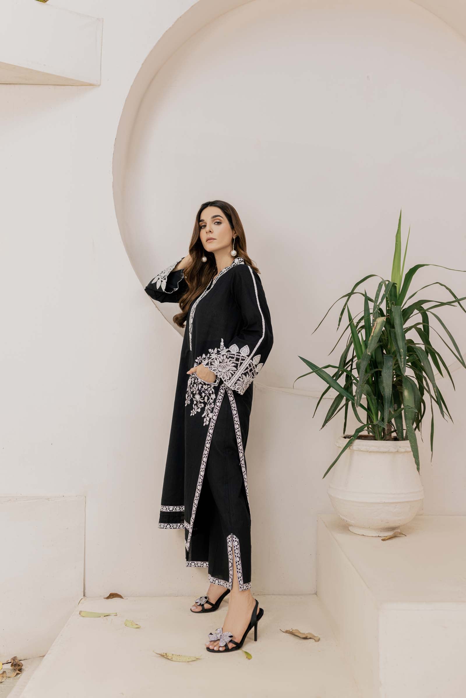 Black Embroidered 2 Piece Suit | Izel | Kafiyat