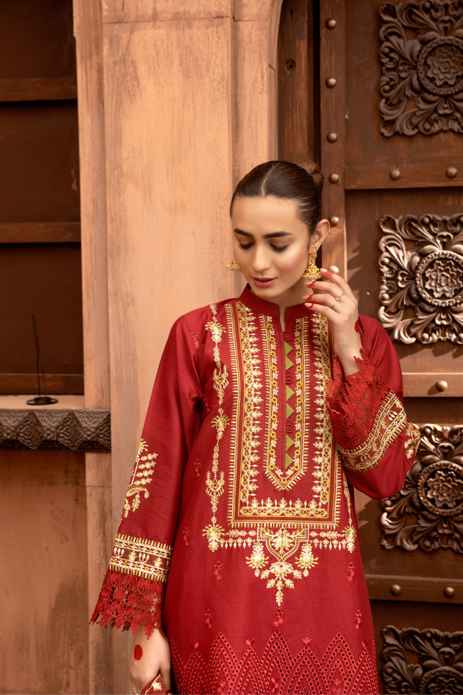 Maroon Embroidered 3 Piece Suit | ZUN | Mehreen